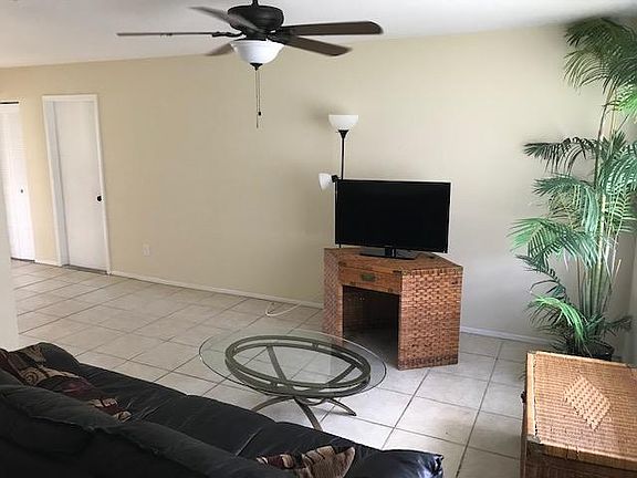 2nd image of 280 SW Kimball Cir