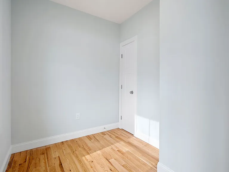 Paul's Place — Photo 33