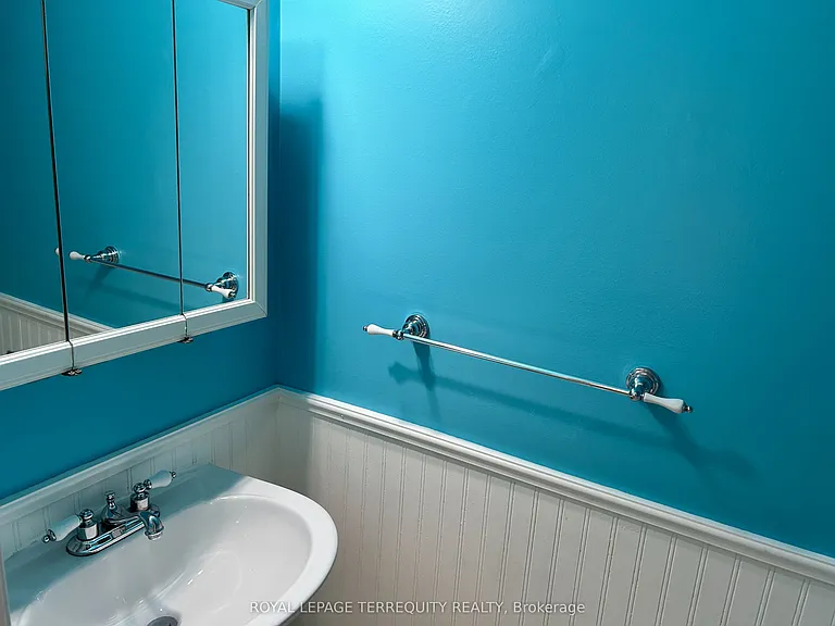 129 Trewin Ln — Photo 15