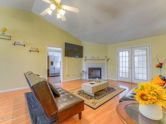 4th image of 5651 W Avalon Dr