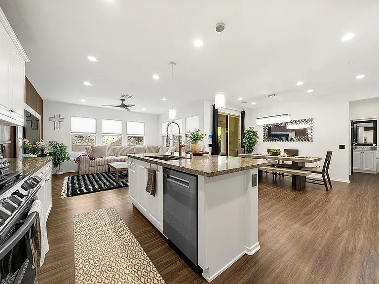 1017 Camino Aldea — Photo 7