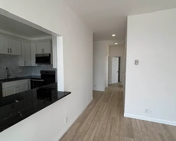 511 San Vicente Blvd #204 — Photo 6