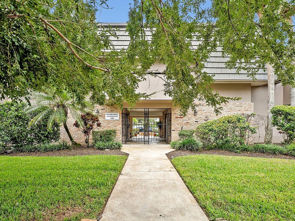 1st image of 1920 Woodcrest Dr APT 3