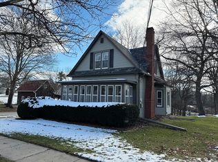 717 E Washington St, Mount Carroll, IL 61053