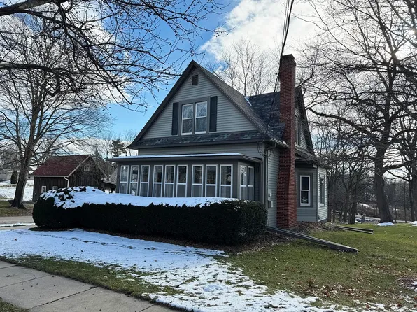 717 E Washington St, Mount Carroll, IL 61053