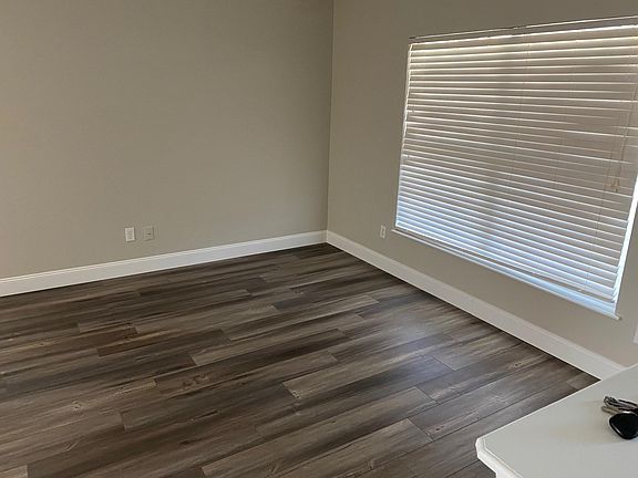 3rd image of 131 Prairie Falcon Dr