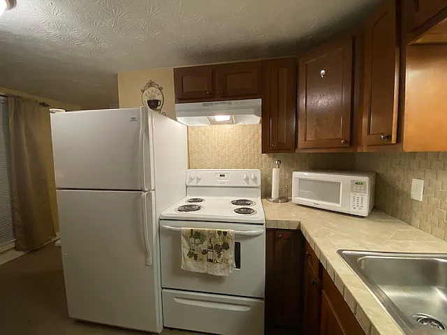 401 N Greenville St #D2 — Photo 5