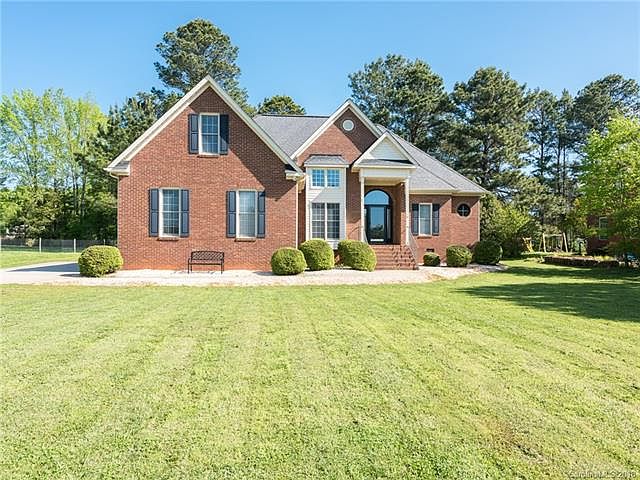 1st image of 313 Breckenridge Pl