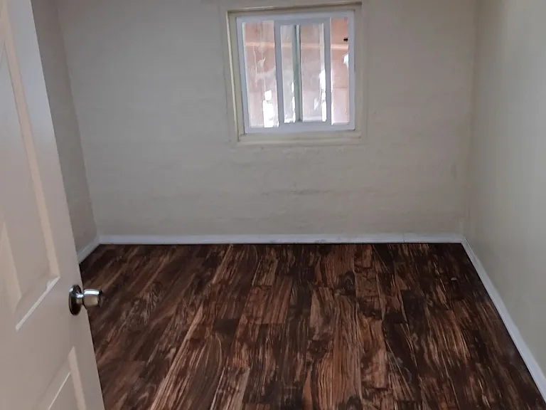 634 E St — Photo 10