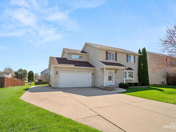2nd image of 1306 Evergreen Ln