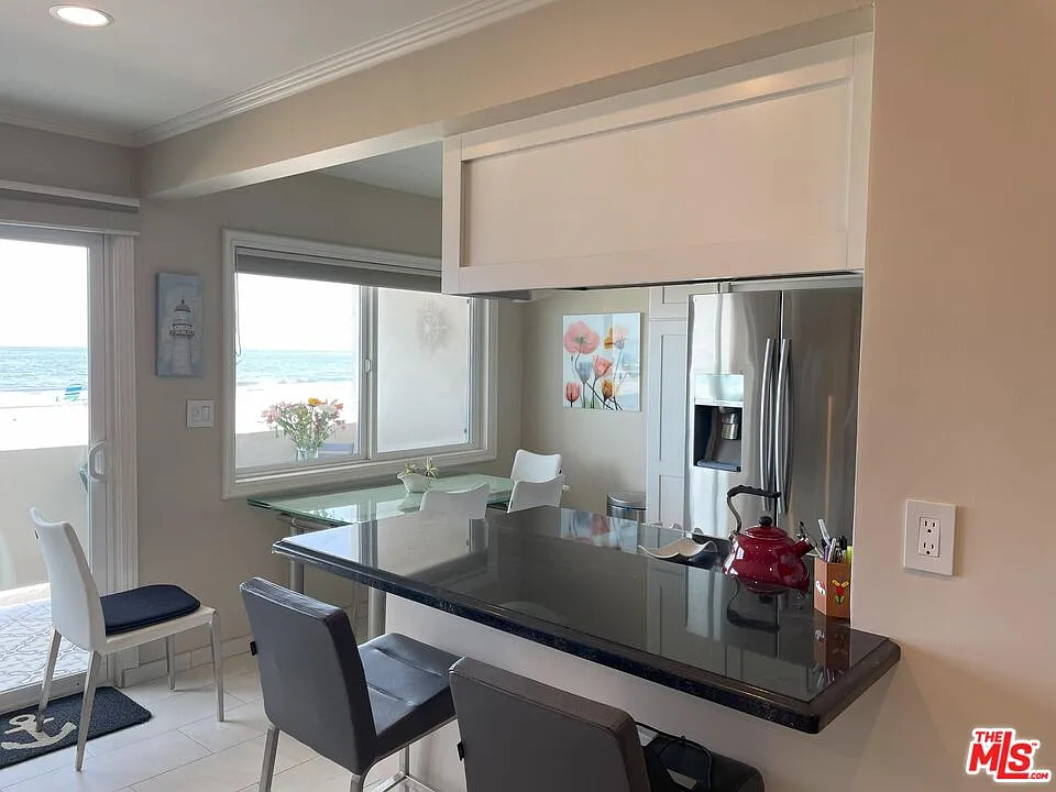 2 bed, 1.0 bath, 800 sqft, $9,500 — Photo 4