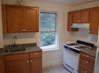 65 Hinsdale Ave, Floral Park, NY 11001