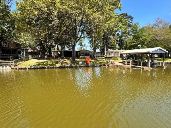 24 Lazy Bend Dr, Huntsville, TX 77320