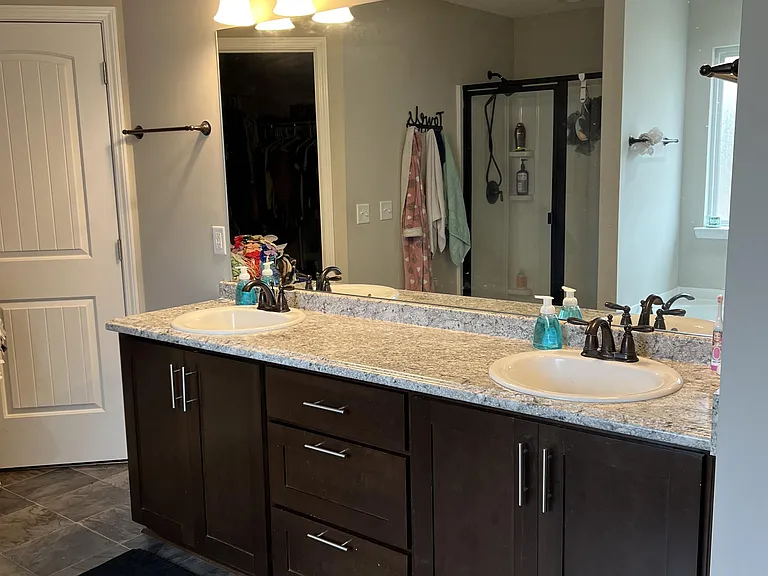 460 Thorp Cir — Photo 17
