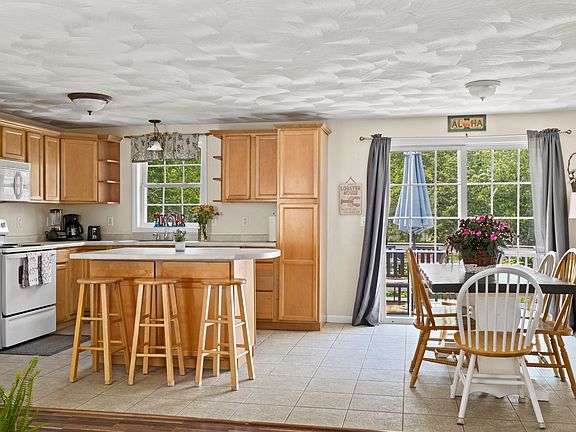 4th image of 66 Meadowrue Trl