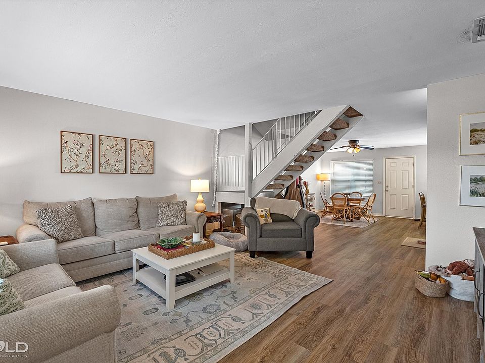 1st image of 10034 Artesia Dr