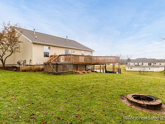 4th image of 12859 Indian Bluffs Ct NE