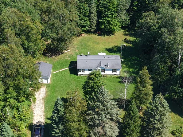 5800 Brining Rd, Port Hope, MI 48468