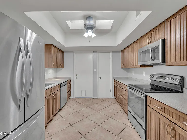 620 Lakeway Dr — Photo 26