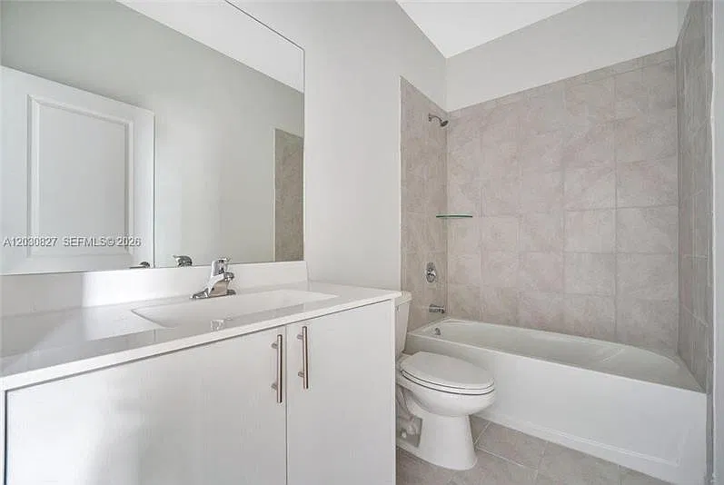 3 bed, 2.5 bath, 1331 sqft, $2,850 — Photo 4