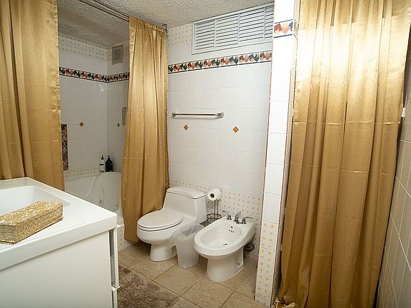 4th image of 1 Calle Amapola #3B