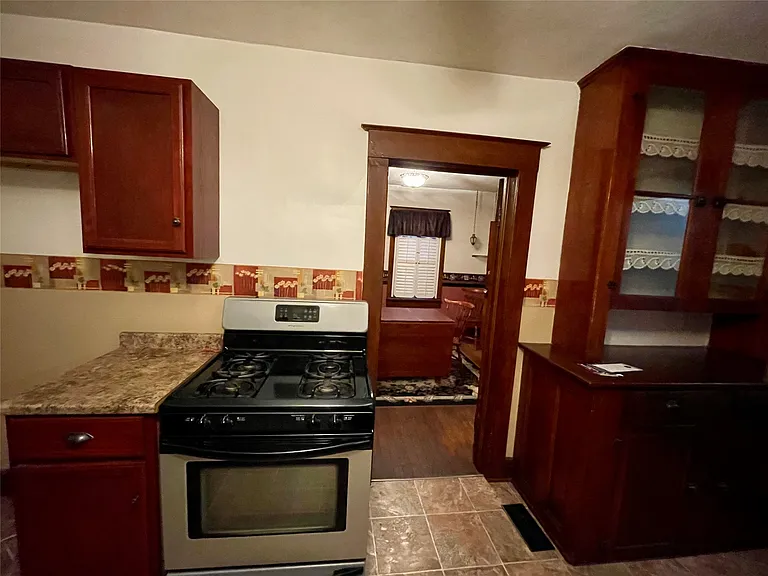 112 N Roosevelt Ave — Photo 23