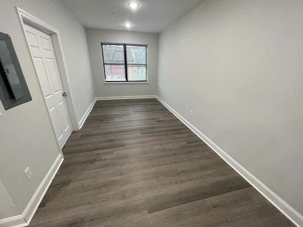 1 bed, $1,677 — Photo 3