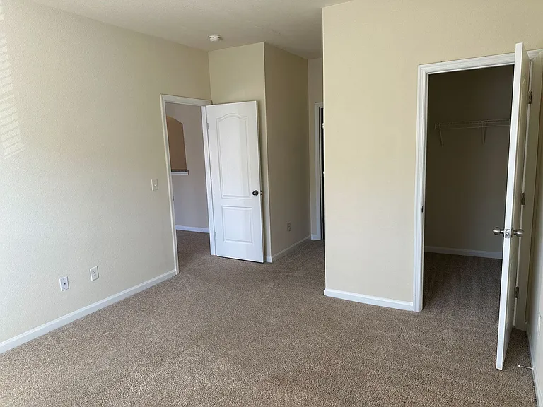 Clairmont at Farmgate — Photo 61