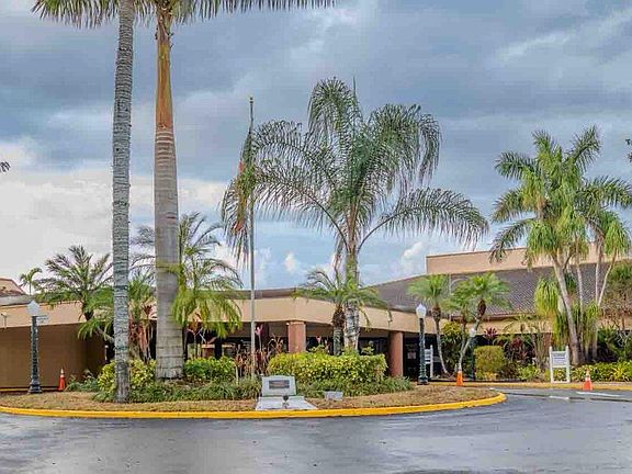 2nd image of 9041 Sunrise Lakes Boulevard #111