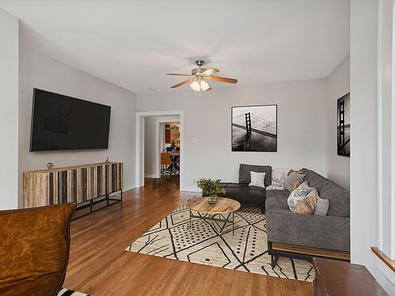 4th image of 4815 N Leavitt St