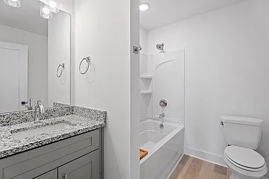608 Markham St — Photo 3