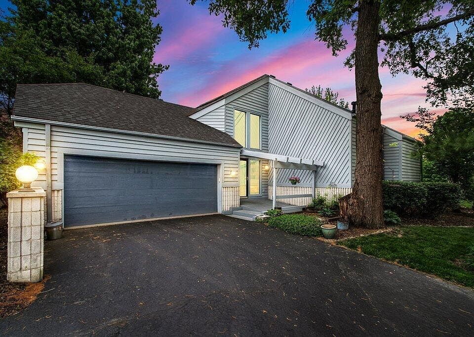 1st image of 5542 Moccasin Dr