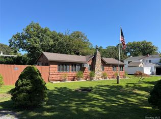 1 Beaver Street, East Patchogue, NY 11772