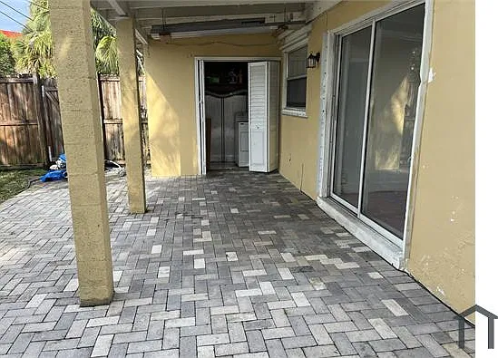 315 NW 57th St — Photo 10