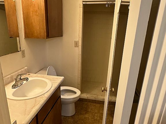 5th image of 1040 Palm Ave APT 2