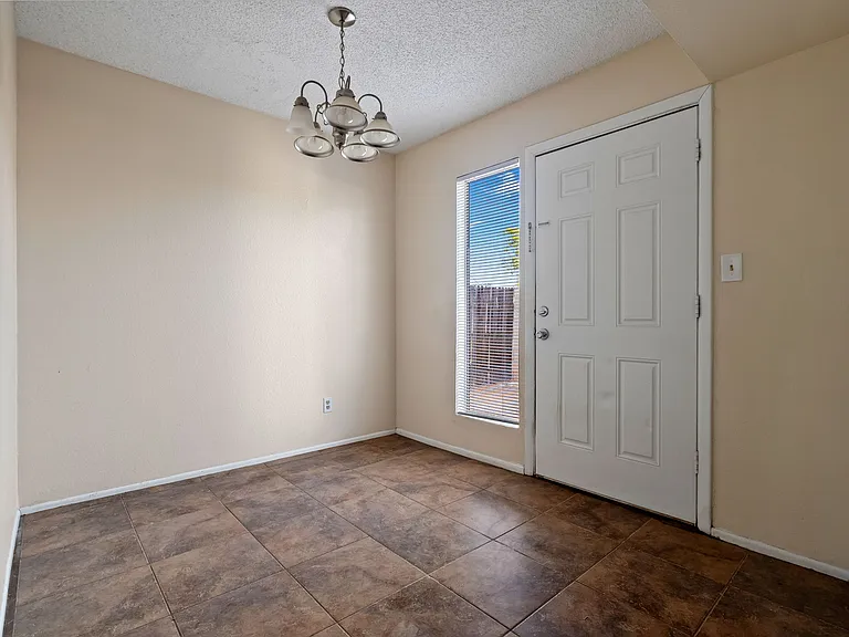 11-web-or-mls-1742 E Pepper Cir Apt 4--8_12132024