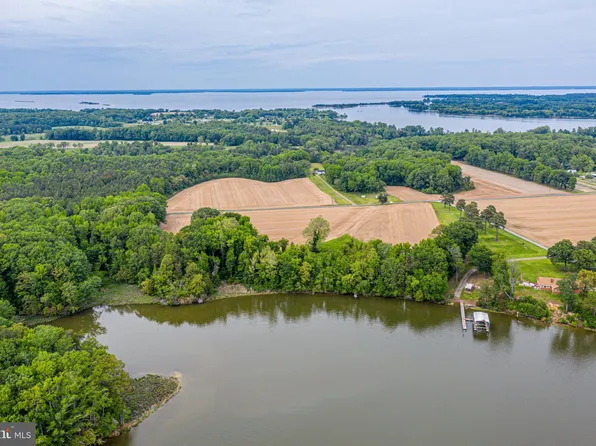 2 Zacata Rd, Montross, VA 22520