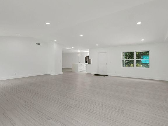5th image of 5211 Palmetto Drive
