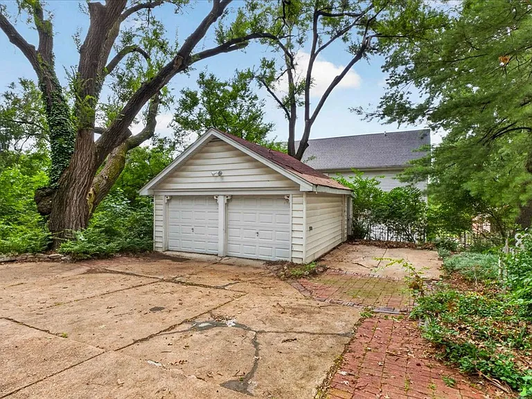 7325 Sutherland Ave — Photo 39