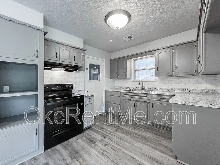 2700 N Wheeler Ave — Photo 7