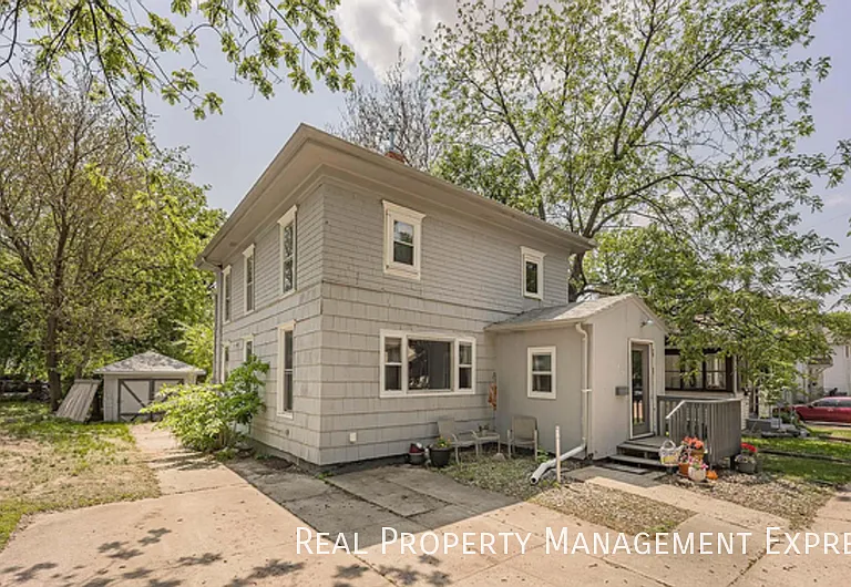 807 W 13th St — Photo 24