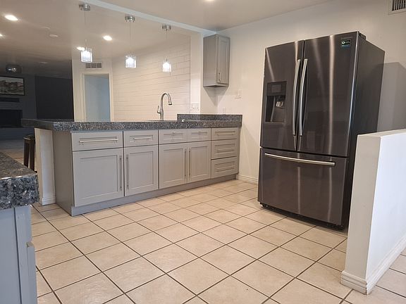 5th image of 2339 W Montebello Ave