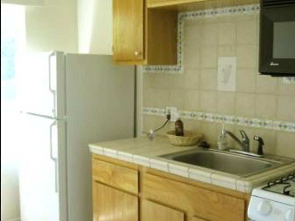 1st image of 2812 D St APT 9