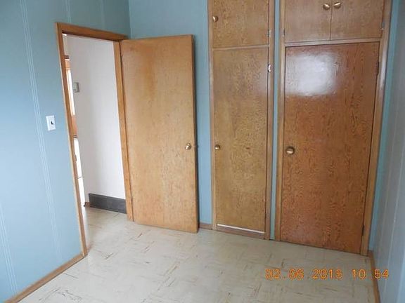 5th image of 9513 103rd Ave