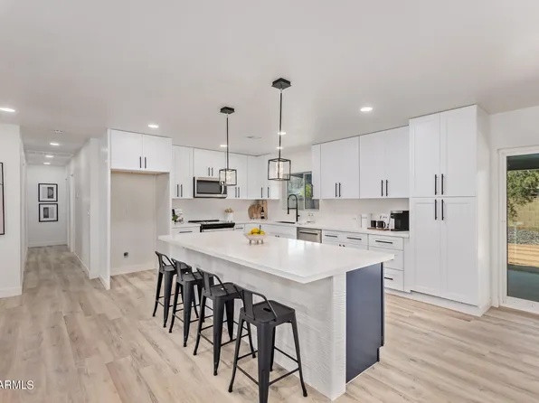 3012 E BERYL Avenue, Phoenix, AZ 85028