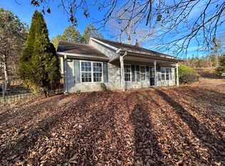 17 Windy Hill Rd SE, Silver Creek, GA 30173