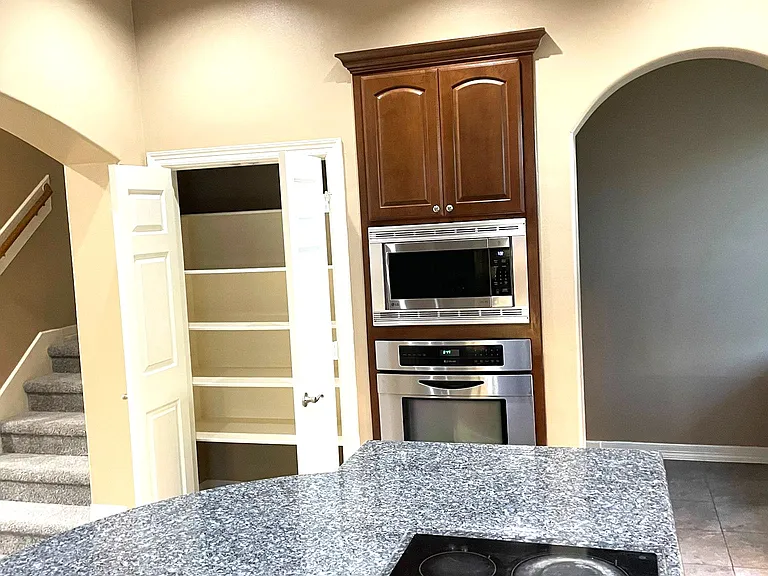 8006 Stoneyway Dr — Photo 13