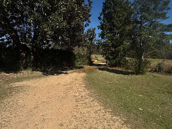 2nd image of 371 Silas Smith Rd