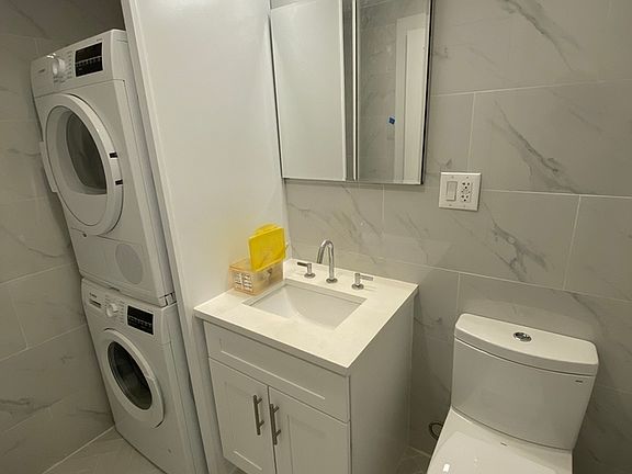 4th image of 305 E 86th St #4EE