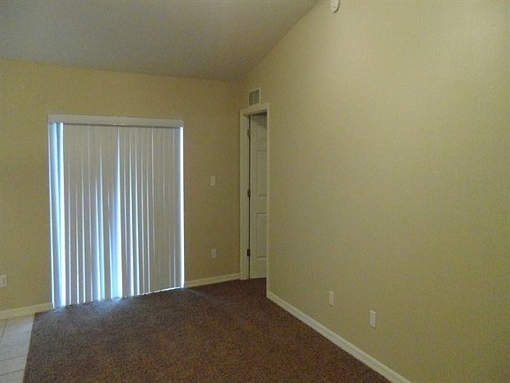 5th image of 11538 Huggins St